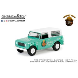 1/64 SMOKEY BEAR SERIES 3 - 1961 HARVESTER SCOUT 38060-B 1/64 SMOKEY BEAR SERIES 3 - 1961 HARVESTER SCOUT 38060-B
