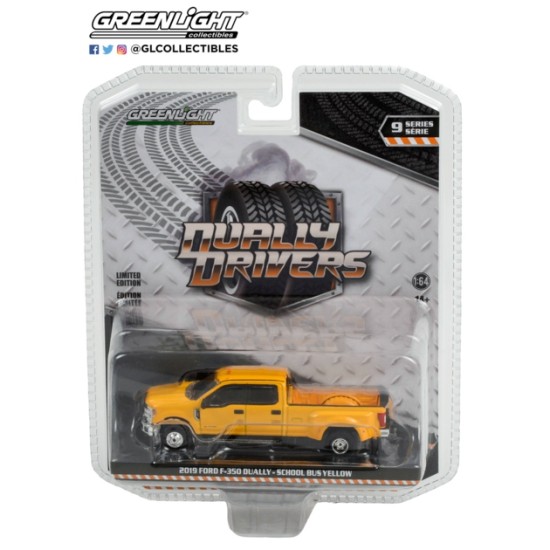 1/64 DUALLY DRIVERS SERIES 9 2019 FORD F-350 DUALLY - SCHOOL BUS YELLOW