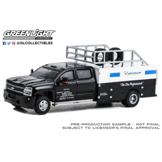 1/64 DUALLY DRIVERS 2018 CHEVROLET SILVERADO 3500 DUALLY TYRE SERVICE TRUCK 46120-C