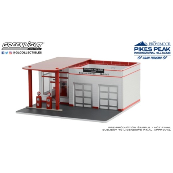 1/64 MECHANIC'S CORNER SERIES 10 - VINTAGE GAS STATION PIKES PEAK HILL CLIMB OFFICIAL REFUELING STATION