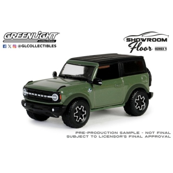 GL68050-E - 1/64 SHOWROOM FLOOR SERIES 5 - 2023 FORD BRONCO 2-DOOR OUTER BANKS - ERUPTION GREEN METALLIC SOLID PACK