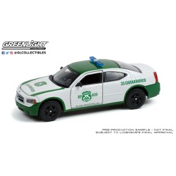 1/43 2006 DODGE CHARGER POLICE CARABINEROS DE CHILE WHITE AND GREEN (HOBBY EXCLUSIVE) 1/43 2006 DODGE CHARGER POLICE CARABINEROS DE CHILE WHITE AND GREEN (HOBBY EXCLUSIVE)