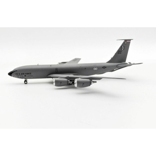 1/200 58-0100 KC-135R USAF WITH STAND