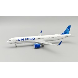 1/200 UNITED AIRLINES A321N N14506 WITH STAND IF321UA0825