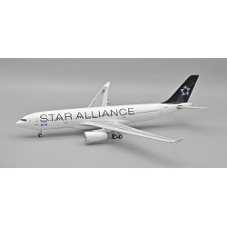 1/200 STAR ALLIANCE (BMI BRITISH MIDLAND) AIRBUS A330-243 G-WWBM WITH STAND 1/200 STAR ALLIANCE (BMI BRITISH MIDLAND) AIRBUS A330-243 G-WWBM WITH STAND
