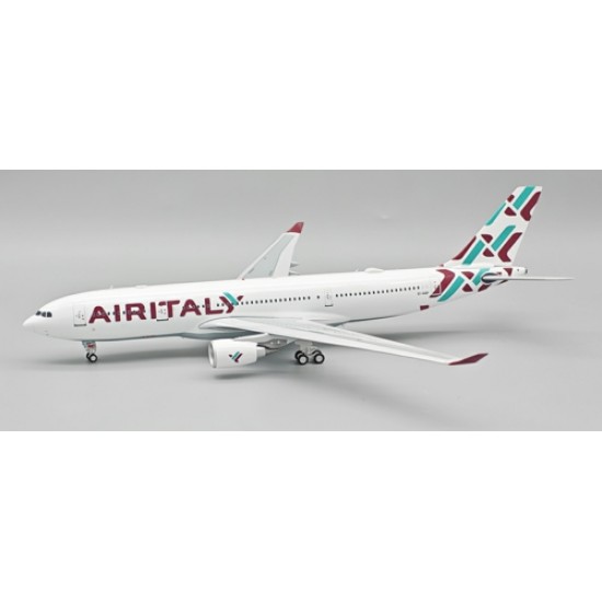 1/200 AIR ITALY AIRBUS A330-203 EI-GGP WITH STAND 1/200 AIR ITALY AIRBUS A330-203 EI-GGP WITH STAND