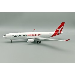 1/200 QANTAS FREIGHT A330-200 VH-EBE WITH STAND IF332QF0224