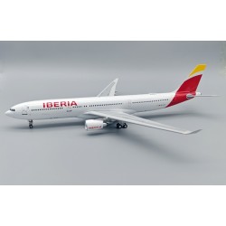 1/200 IBERIA AIRBUS A330-302 EC-LUX WITH STAND IF333IB0924