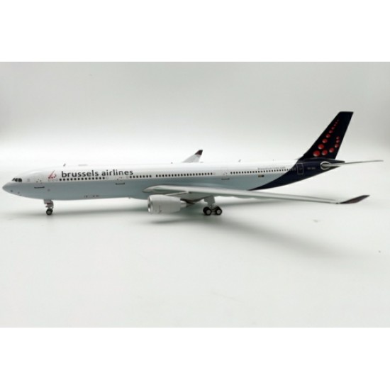 1/200 BRUSSELS AIRLINES AIRBUS A330-301 OO-SFO WITH STAND