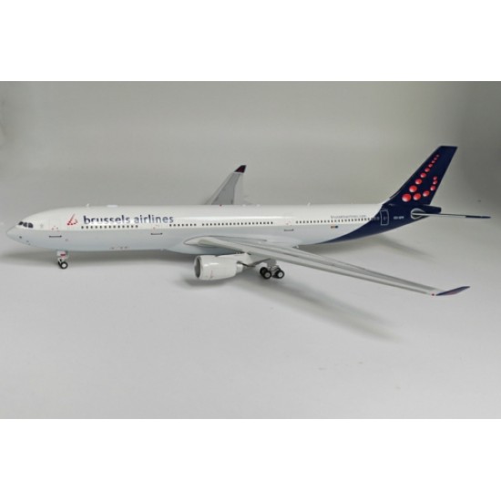 1/200 BRUSSELS AIRLINES AIRBUS A330-301 OO-SFN WITH STAND IF333SN0723