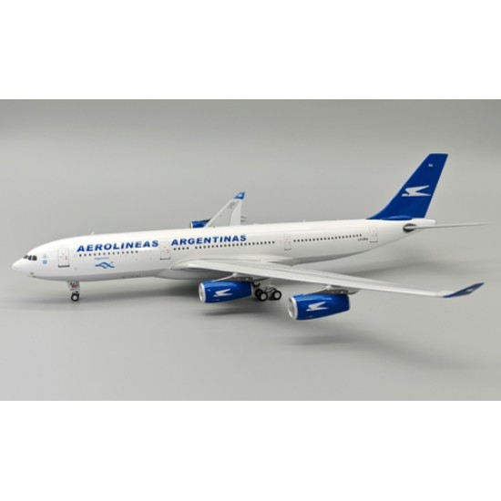 1/200 AEROLINEAS ARGENTINAS AIRBUS A340-211 LV-ZRA WITH STAND
