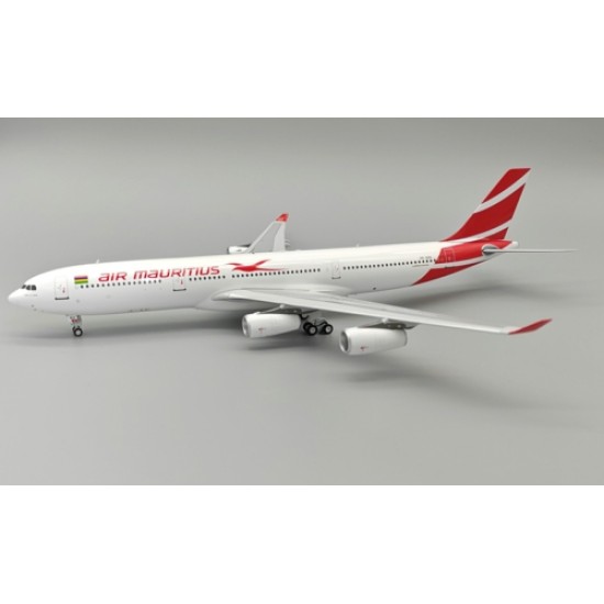 1/200 AIR MAURITIUS AIRBUS A340-313 3B-NBE WITH STAND