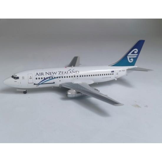 1/200 AIR NEW ZEALAND BOEING 737-200 ZK-NQC WITH STAND