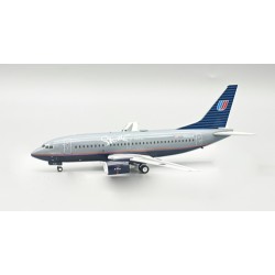 1/200 SHUTTLE BY UNITED (UNITED AIRLINES) BOEING 737-522 N926UA WITH STAND 1/200 SHUTTLE BY UNITED (UNITED AIRLINES) BOEING 737-522 N926UA WITH STAND