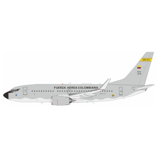 1/200 COLOMBIA - AIR FORCE BOEING 737-732 FAC1219 WITH STAND