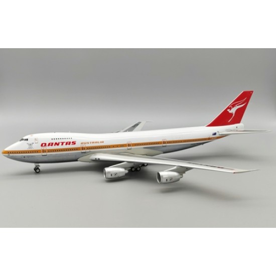 1/200 QANTAS BOEING 747-238BM VH-ECB KOALA EXPRESS POLISHED WITH STAND