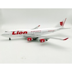 1/200 LION AIRLINES BOEING 747-412 PK-LHG WITH STAND