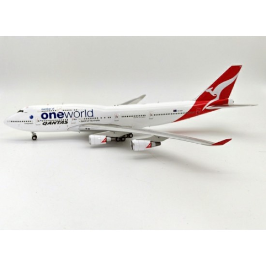 1/200 ONEWORLD (QANTAS) BOEING 747-400 VH-OEF WITH STAND IF744QA0523