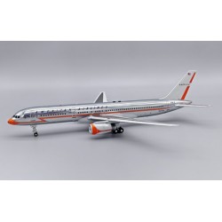 1/200 AMERICAN AIRLINES BOEING 757-223 N679AN WITH STAND IF752AA0723P