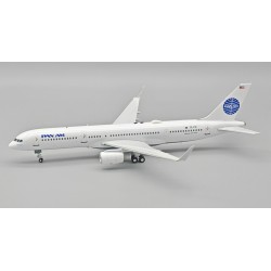 1/200 PAN AM BOEING 757-200 TF-FIC YANKEE CLIPPER II WITH STAND 1/200 PAN AM BOEING 757-200 TF-FIC YANKEE CLIPPER II WITH STAND