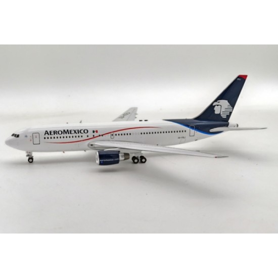 1/200 B767-283/ER AEROMEXICO XA-FRJ WITH STAND IF762AM1223