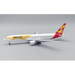1/200 QANTAS BOEING 767-338/ER VH-OGL WITH STAND IF763QF0525 1/200 QANTAS BOEING 767-338/ER VH-OGL WITH STAND IF763QF0525