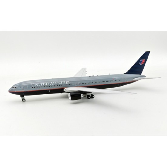 1/200 B767-300 UNITED N670UA WITH STAND IF763UA1223