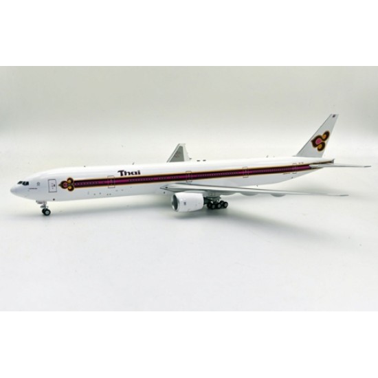 1/200 THAI AIRWAYS INTERNATIONAL BOEING 777-3D7 HS-TKF WITH STAND