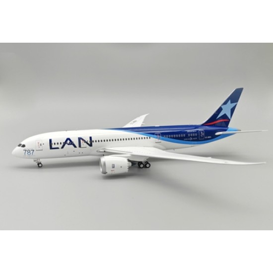 1/200 LAN AIRLINES BOEING 787-8 DREAMLINER CC-BBA WITH STAND 1/200 LAN AIRLINES BOEING 787-8 DREAMLINER CC-BBA WITH STAND