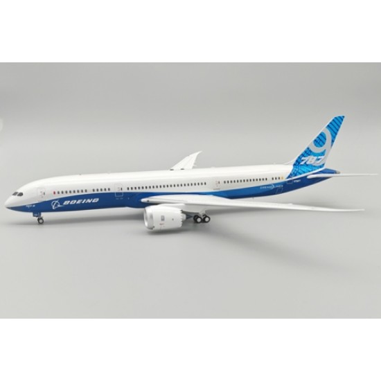 1/200 BOEING BOEING 787-9 DREAMLINER N789FT WITH STAND 1/200 BOEING BOEING 787-9 DREAMLINER N789FT WITH STAND