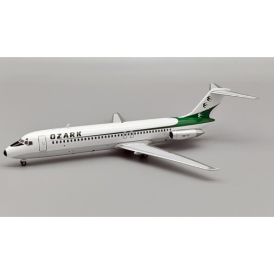 1/200 OZARK AIR LINES MCDONNELL DOUGLAS DC-9-31 N977Z WITH STAND