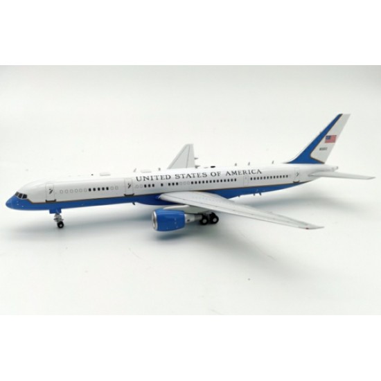 1/200 USA AIR FORCE BOEING C-32A (757-200) 98-0002 WITH STAN
