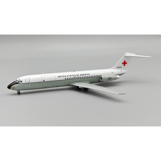 1/200 US AIR FORCE MCDONNELL DOUGLAS C-9A NIGHTINGALE 71-0880 WITH STAND