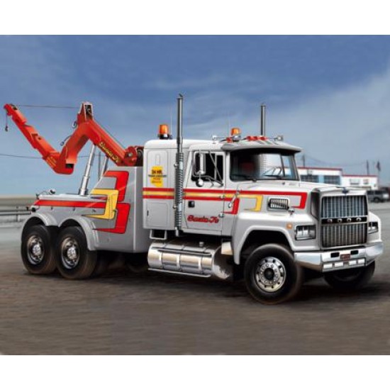 1/24 US WRECKER TRUCK (PLASTIC KIT)