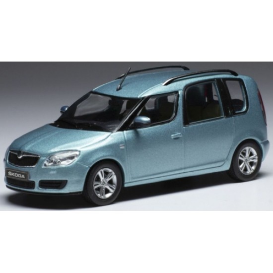 IXCLC472 - 1/43 SKODA ROOMSTER METALLIC LIGHT BLUE 2007