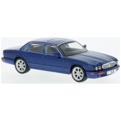 IXCLC588 - 1/43 JAGUAR XJ8 (X308) BLUE METALLIC 1998 IXCLC588 - 1/43 JAGUAR XJ8 (X308) BLUE METALLIC 1998