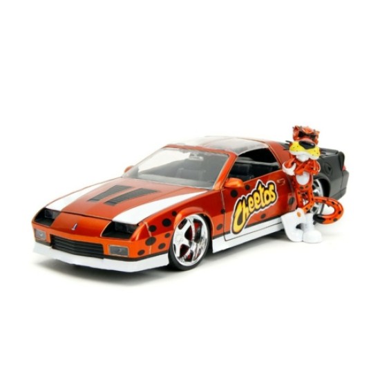 JAD34384 - 1/24 HOLLYWOOD RIDES - CHEVY CAMARO Z28 1985 - WITH CHESTER JAD34384 - 1/24 HOLLYWOOD RIDES - CHEVY CAMARO Z28 1985 - WITH CHESTER