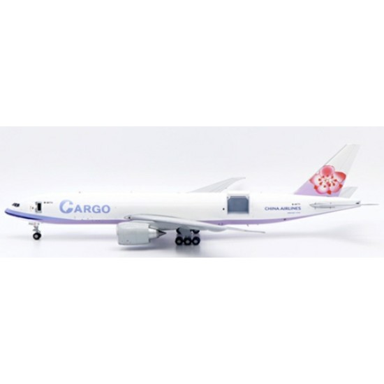 1/200 CHINA AIRLINES CARGO BOEING 777F INTERACTIVE SERIES REG: B-18771 WITH STAND
