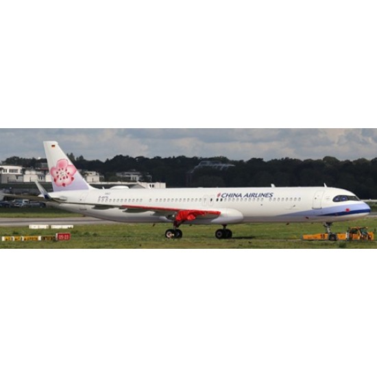 1/200 CHINA AIRLINES AIRBUS A321NEO REG: B-18102 WITH STAND