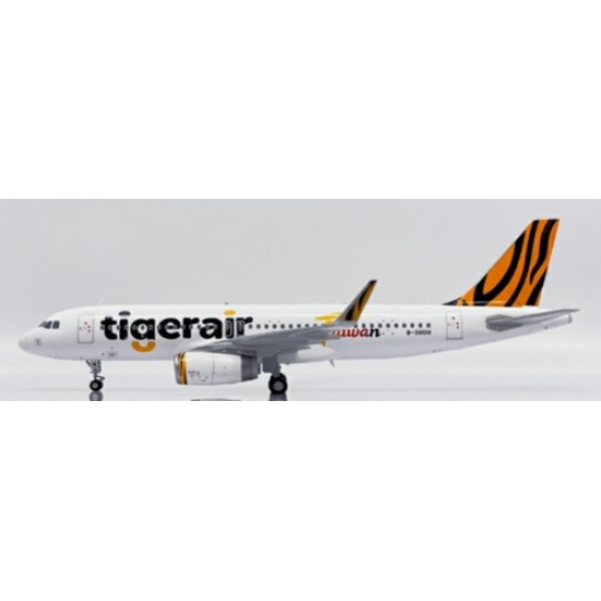 1/200 TIGERAIR TAIWAN AIRBUS A320 REG: B-50018 WITH STAND