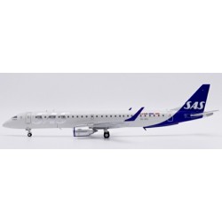 1/200 SAS LINK EMBRAER ERJ-195LR REG: SE-RSL WITH STAND