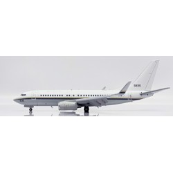 1/200 US NAVY BOEING C-40A CLIPPER REG: 165835 WITH STAND