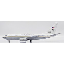 1/200 US NAVY BOEING C-40A CLIPPER REG: 165829 FLAPS DOWN WITH STAND
