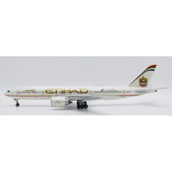 1/200 ETIHAD AIRWAYS BOEING 777-200LR 2015 FORMULA 1 REG: A6-LRD WITH STAND