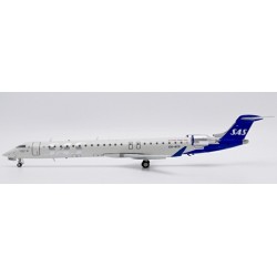1/200 SAS SCANDINAVIAN AIRLINES BOMBARDIER CRJ-900LR REG: ES-ACG WITH STAND