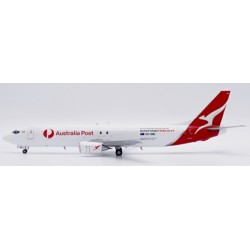 1/200 QANTAS FREIGHT BOEING 737-400(SF) AUSTRALIA POST REG: VH-XNH WITH STAND