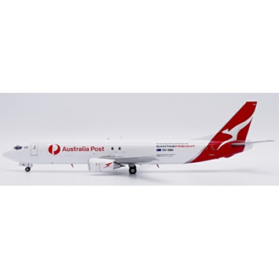 1/200 QANTAS FREIGHT BOEING 737-400(SF) AUSTRALIA POST REG: VH-XNH WITH STAND