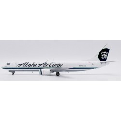 1/200 ALASKA AIR CARGO BOEING 737-400(SF) REG: N709AS WITH STAND