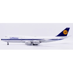 1/200 LUFTHANSA BOEING 747-8 RETRO REG: D-ABYT WITH STAND