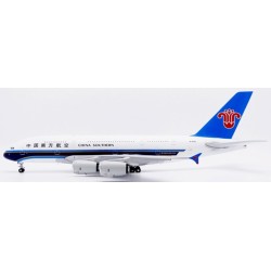 1/200 CHINA SOUTHERN AIRLINES AIRBUS A380 REG: B-6136 WITH STAND